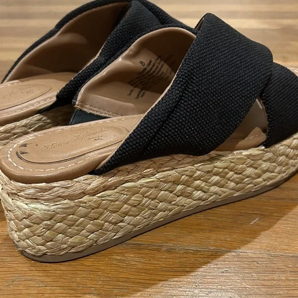 Women's Black Wedge Sandals slides size 8 universal thread - Picture 5 of 11